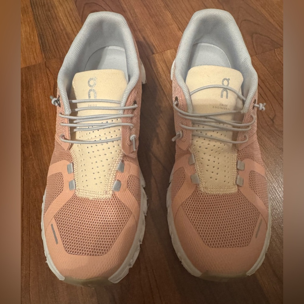 On cloud - Picture 6 of 7